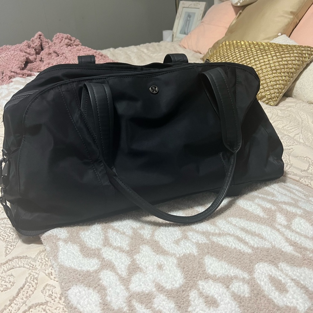 Lululemon black nylon gym bag